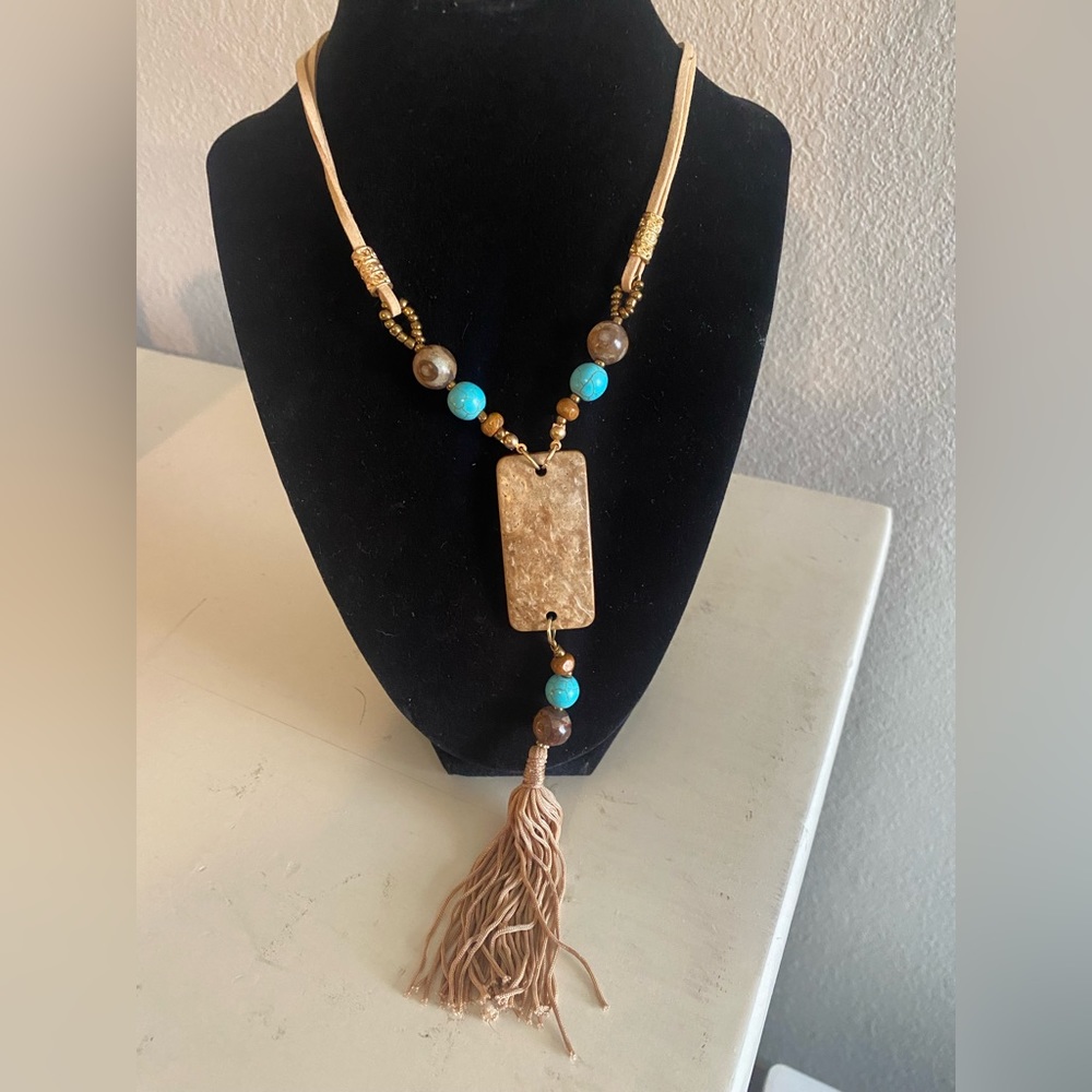 Fringe necklace
